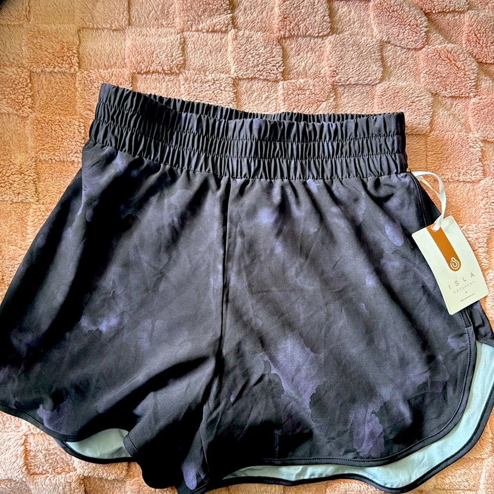 New with tags. ISLA Movement biker shorts-Purple/Black